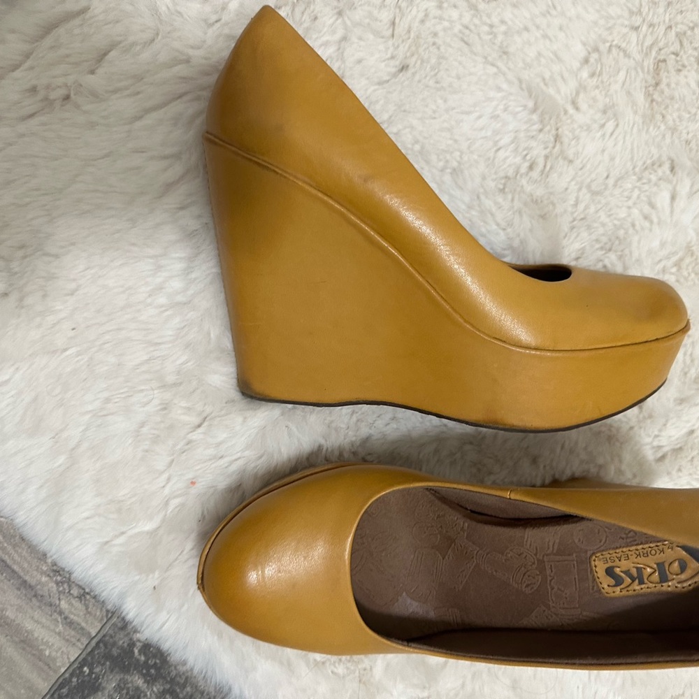 Kork by Korkease mustard size 8.5 wedges